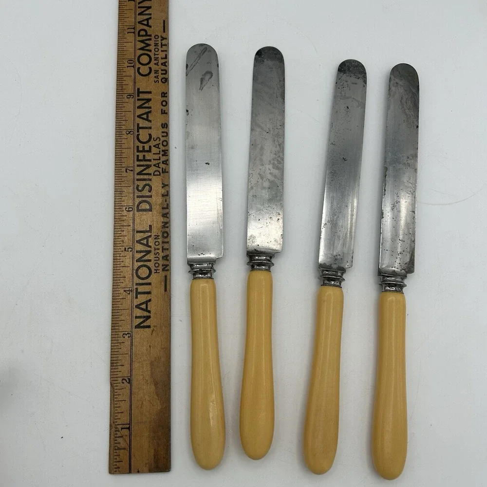 Vintage‎ Landers, Frary & Clark Butter Knife Set (4)